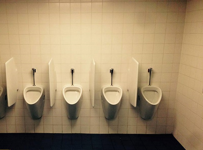 Chọn công ty nào để thông bồn tiểu nam quận 6