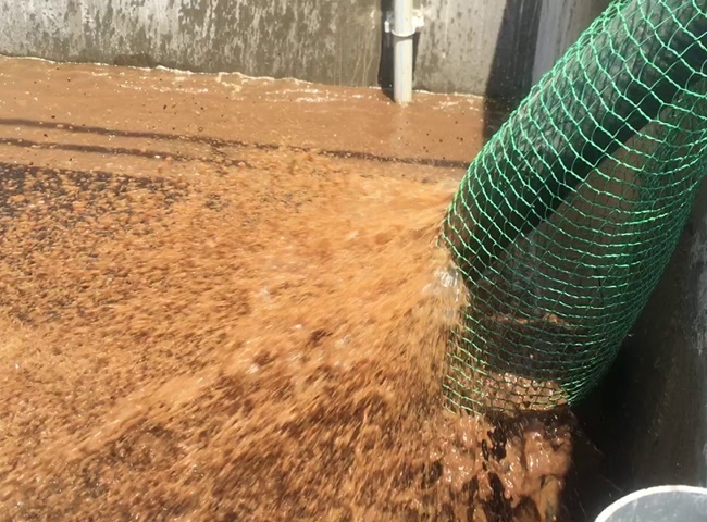 Vận chuyển bùn vi sinh quận 4 Hòa Phát an toàn, chất lượng