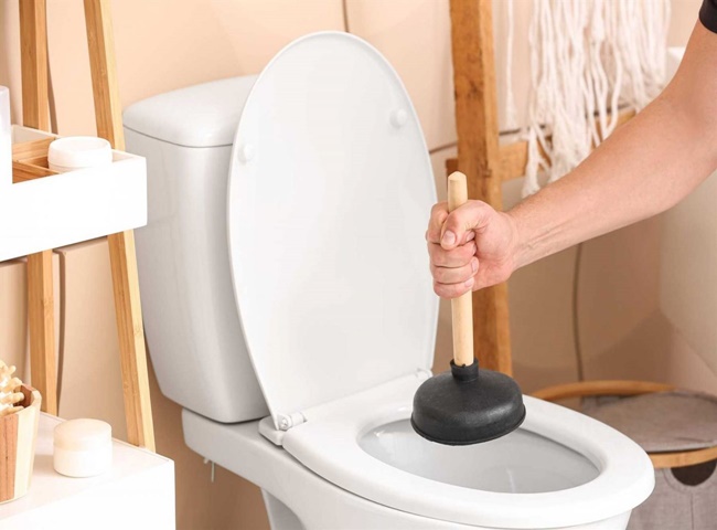 Dịch vụ th&ocirc;ng bồn cầu quận 5 gi&aacute; cả hợp l&yacute;